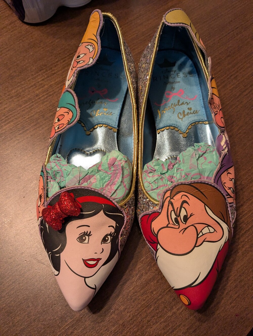 HTF Snow White Flats